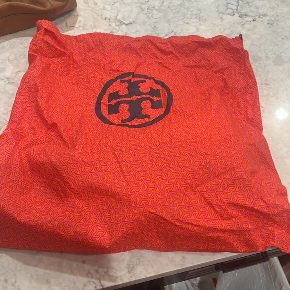 Tory Burch Tan Pebbled Leather Hobo Bag - Picture 11 of 11